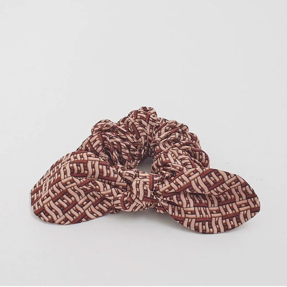 Fendi Silk Scrunchie Blush Pink & Maroon Logo Pattern And Bow New in Box… Hair Bow Fendi Hair Tie Fendi Silk Scrunchie Blush Pink  main image 3